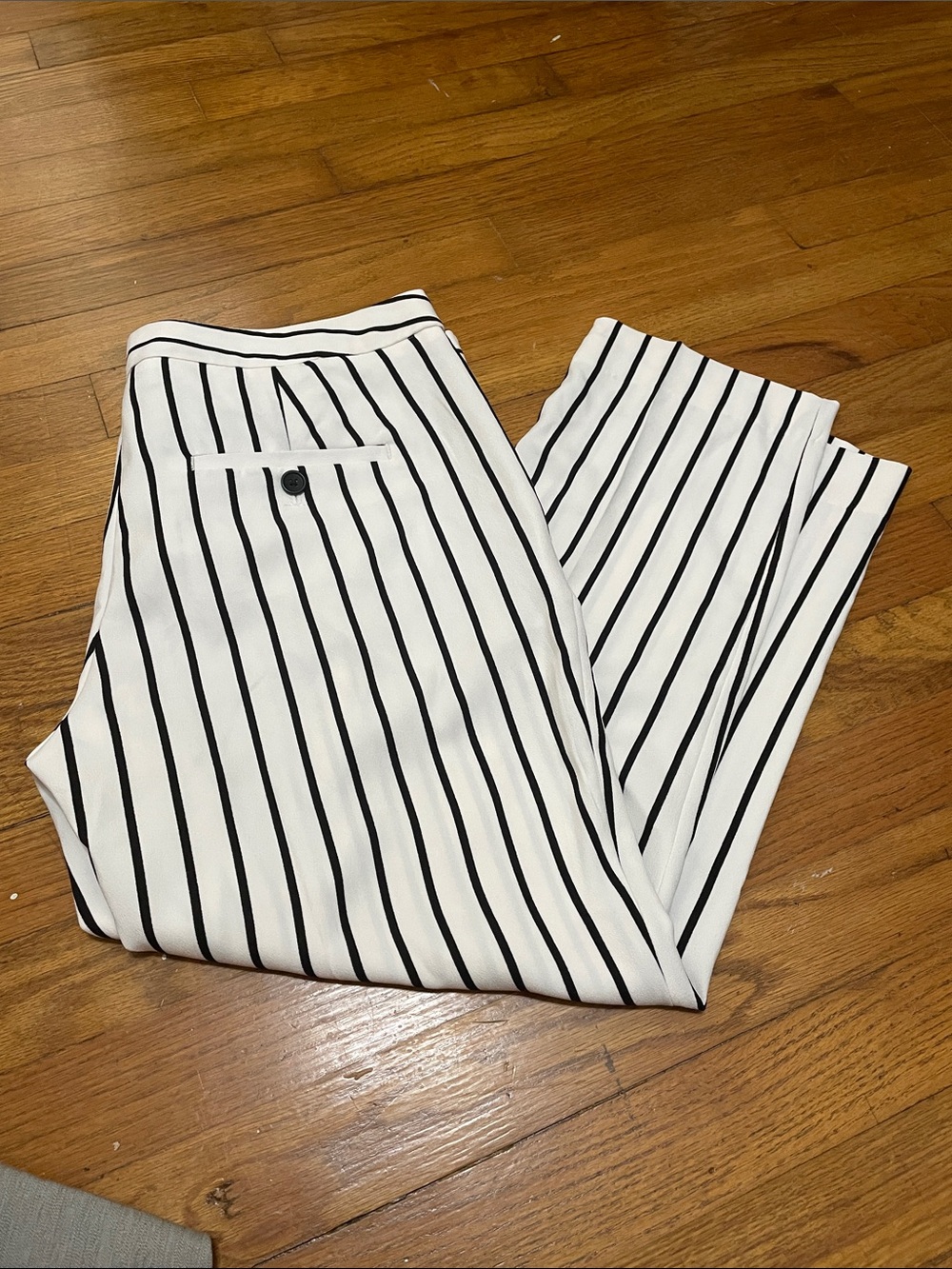 Banana Republic White Pants with Black Vertical Stripes - Cropped Ankle